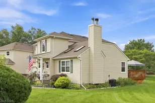 47 Colby Ct, White Township, NJ 07823 - Photo 4