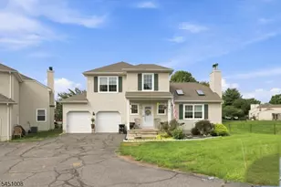 47 Colby Ct, White Township, NJ 07823 - Photo 2