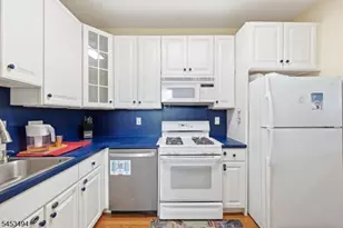 427 Hartford Dr, Nutley, NJ 07110 - Photo 14