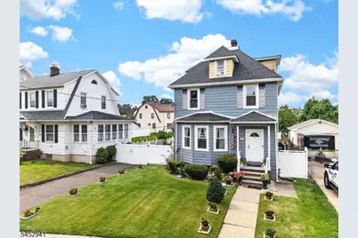 136 W Gibbons St, Linden, NJ 07036 - Photo 2