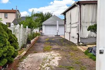 136 W Gibbons St, Linden, NJ 07036 - Photo 26