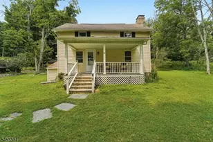 135 Millbrook Rd, Hardwick Township, NJ 07825 - Photo 6