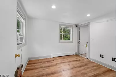 135 Millbrook Rd, Hardwick Township, NJ 07825 - Photo 20
