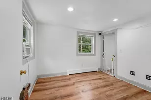 135 Millbrook Rd, Hardwick Township, NJ 07825 - Photo 20