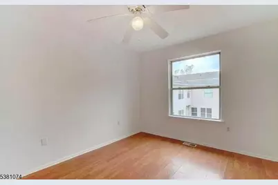 500 Great Beds Ct, Perth Amboy, NJ 08861 - Photo 8