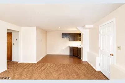 19 Village Pl, Secaucus, NJ 07094 - Photo 16