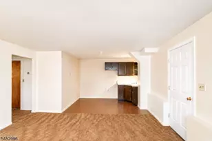 19 Village Pl, Secaucus, NJ 07094 - Photo 16