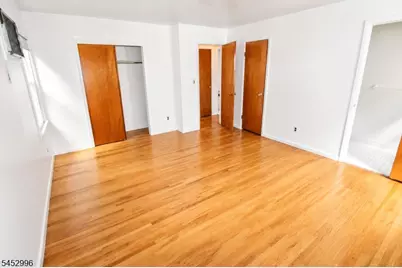 19 Village Pl, Secaucus, NJ 07094 - Photo 10