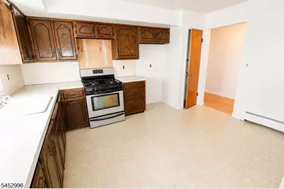 19 Village Pl, Secaucus, NJ 07094 - Photo 6