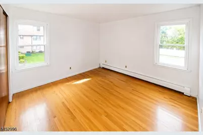 19 Village Pl, Secaucus, NJ 07094 - Photo 12