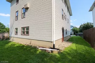 19 Village Pl, Secaucus, NJ 07094 - Photo 30