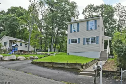 117 Vermont Trl, Hopatcong, NJ 07843 - Photo 2