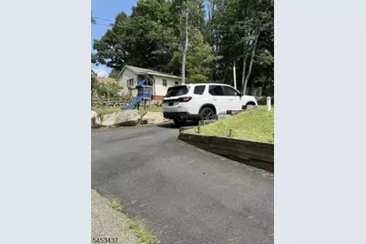 117 Vermont Trl, Hopatcong, NJ 07843 - Photo 2