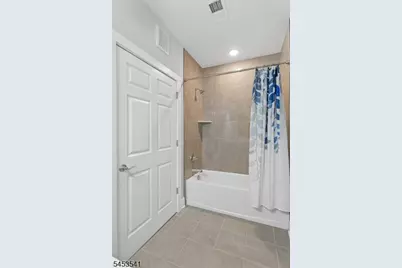 2 Vanderbilt Blvd #403, Florham Park, NJ 07932 - Photo 26