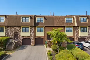3003 N Oaks Blvd, North Brunswick Township, NJ 08902 - Photo 2