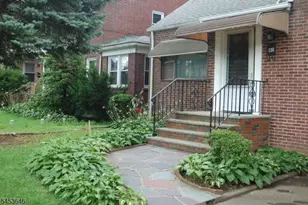 40 Ridgewood Ave, Irvington, NJ 07111 - Photo 2