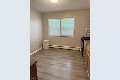 727 Gates Ter, Union Township, NJ 07083 - Photo 2
