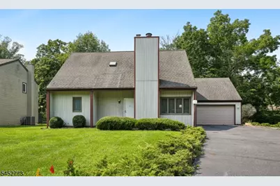 4 Arbor Ct, Livingston, NJ 07039 - Photo 2
