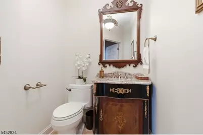 319 Valley View Cir, Freehold Township, NJ 07728 - Photo 10