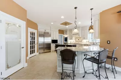 319 Valley View Cir, Freehold Township, NJ 07728 - Photo 16