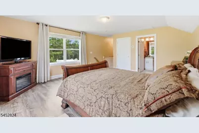 319 Valley View Cir, Freehold Township, NJ 07728 - Photo 22