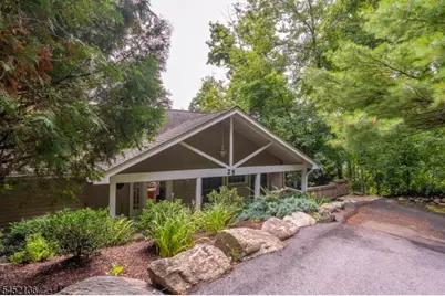 25 Decker Pond Trl, Vernon, NJ 07461 - Photo 2