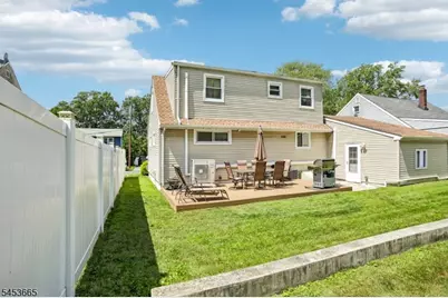 10 Independence Dr, Roselle, NJ 07203 - Photo 38