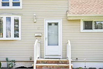 10 Independence Dr, Roselle, NJ 07203 - Photo 46