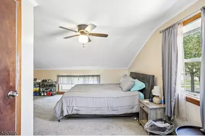 10 Independence Dr, Roselle, NJ 07203 - Photo 14