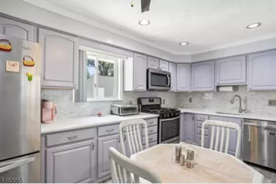 10 Independence Dr, Roselle, NJ 07203 - Photo 2