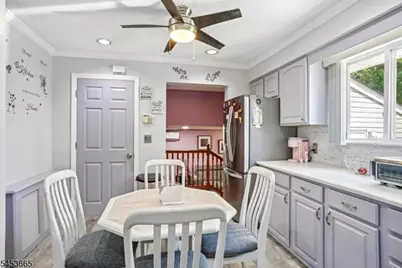 10 Independence Dr, Roselle, NJ 07203 - Photo 4