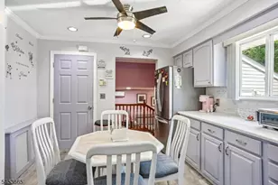 10 Independence Dr, Roselle, NJ 07203 - Photo 4