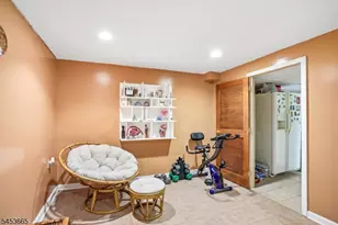 10 Independence Dr, Roselle, NJ 07203 - Photo 32