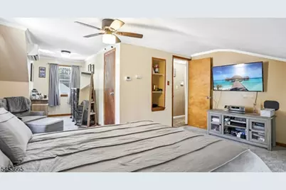10 Independence Dr, Roselle, NJ 07203 - Photo 26
