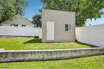 10 Independence Dr, Roselle, NJ 07203 - Photo 40