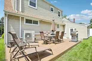10 Independence Dr, Roselle, NJ 07203 - Photo 36