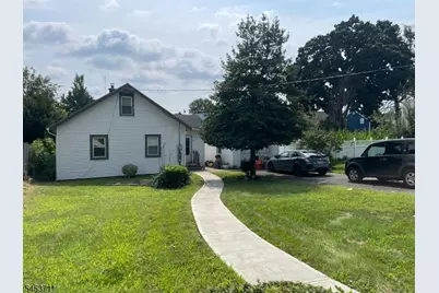 16 Bayard Pl, Newark, NJ 07106 - Photo 1