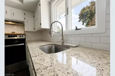 644 Montgomery Rd, Hillsborough Township, NJ 08844 - Photo 8