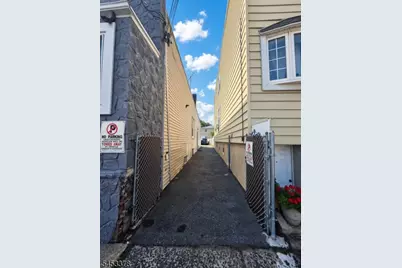 302 N 10th St, Newark, NJ 07107 - Photo 14