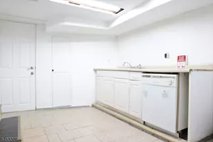 302 N 10th St, Newark, NJ 07107 - Photo 12