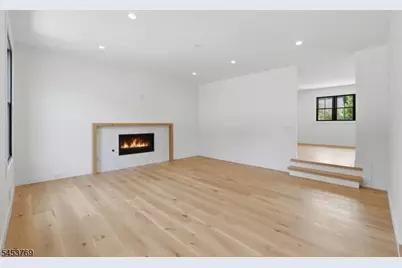 41 Pino Ct, Clifton, NJ 07013 - Photo 8