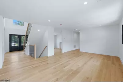 41 Pino Ct, Clifton, NJ 07013 - Photo 10