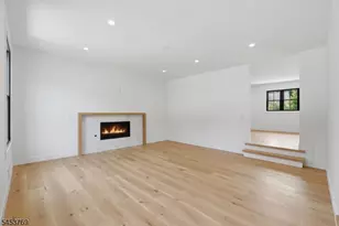 41 Pino Ct, Clifton, NJ 07013 - Photo 8