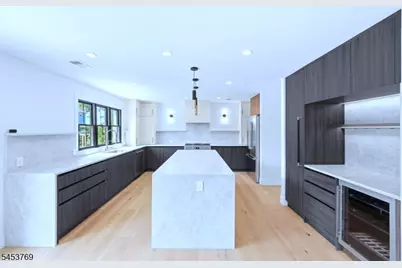 41 Pino Ct, Clifton, NJ 07013 - Photo 14