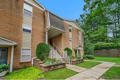 154 Vista Dr #154H, Hanover Township, NJ 07927 - Photo 2
