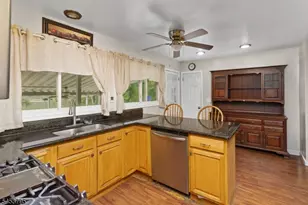 752 Park Ave, Middletown, NJ 07718 - Photo 18