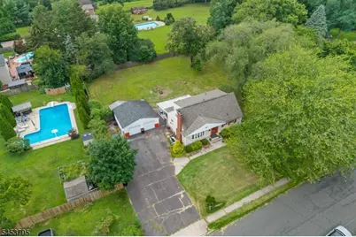 752 Park Ave, Middletown, NJ 07718 - Photo 6