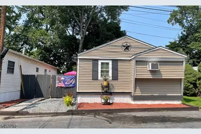 61 Travelo Dr, Wayne Twp., NJ 07470 - Photo 2