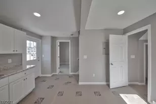 427 E Central Ave, Alpha, NJ 08865 - Photo 4