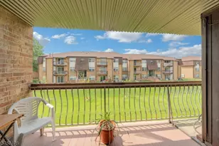 1520 Raspberry Ct, Edison Twp., NJ 08817 - Photo 10